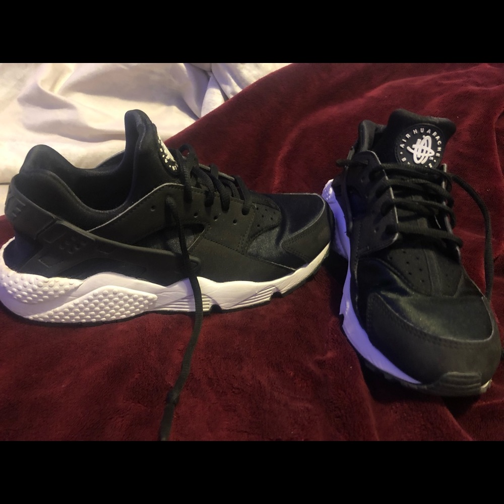 Nike huarache shoes